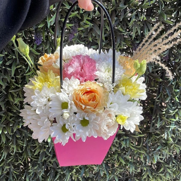 Композиция в коробке «Весеннее пробуждение»  в Феодосии