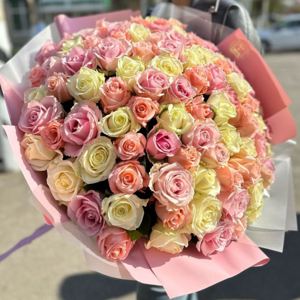 101 Роза радужный микс  в Феодосии