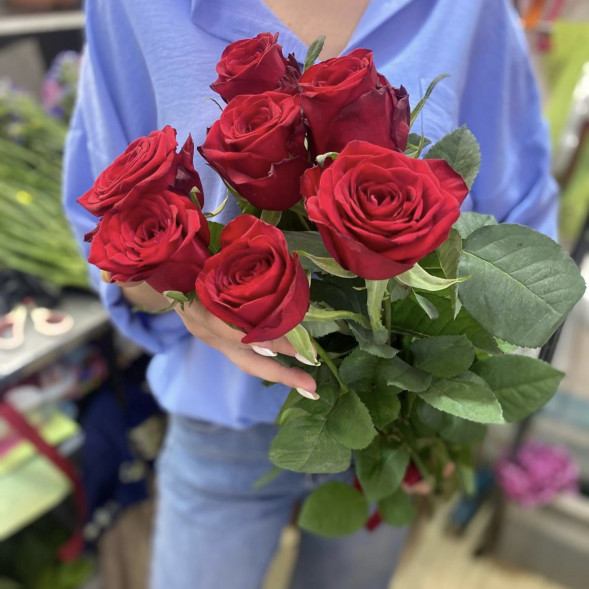 Букет 7 красных роз в Феодосии