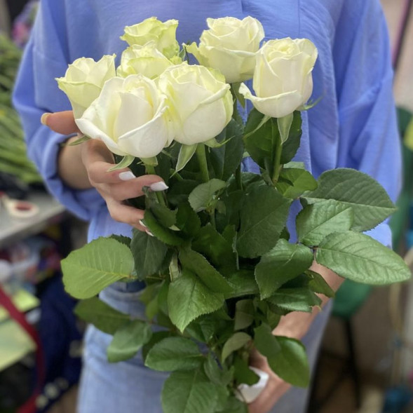 Букет 7 белых роз в Феодосии