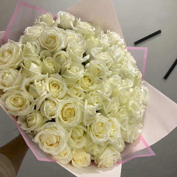 75 белых роз  в Феодосии