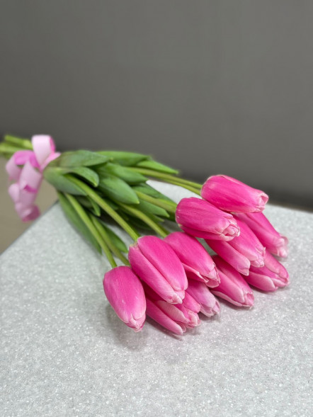 11 розовых тюльпанов в Феодосии