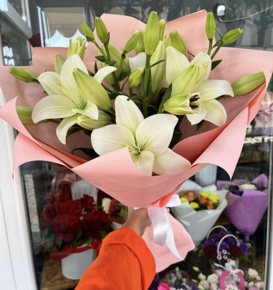 Букет из 3 лилий - Мелодия любви в Феодосии