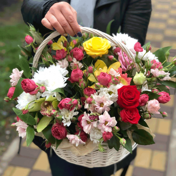 Композиция в корзине &quot;Искра счастья&quot; в Феодосии