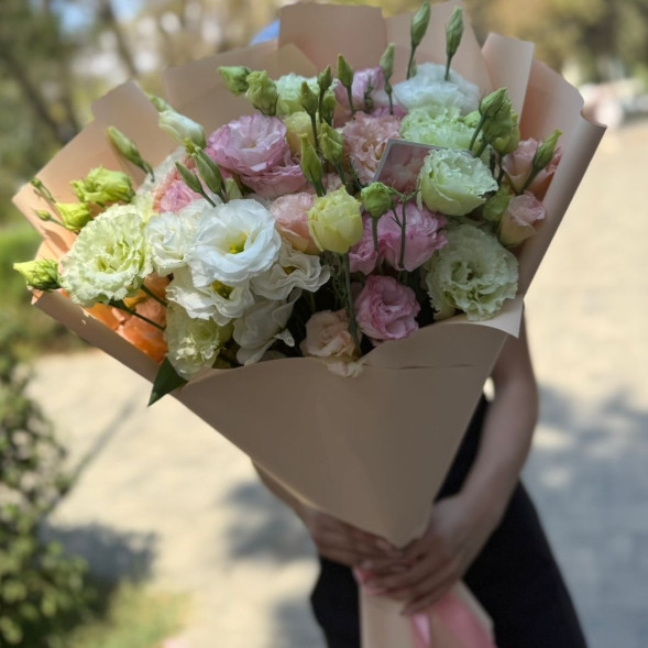 Букет из эустом Летнее утро в Феодосии