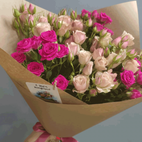 Букет 7 нежных кустовых роз микс в Феодосии