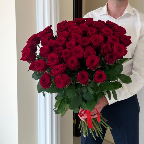 51 красная роза в Феодосии