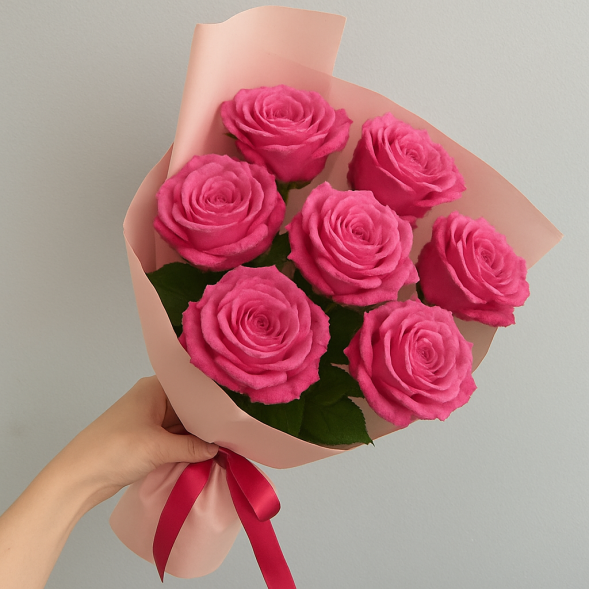 Стильный букет 7 розовых роз в Феодосии