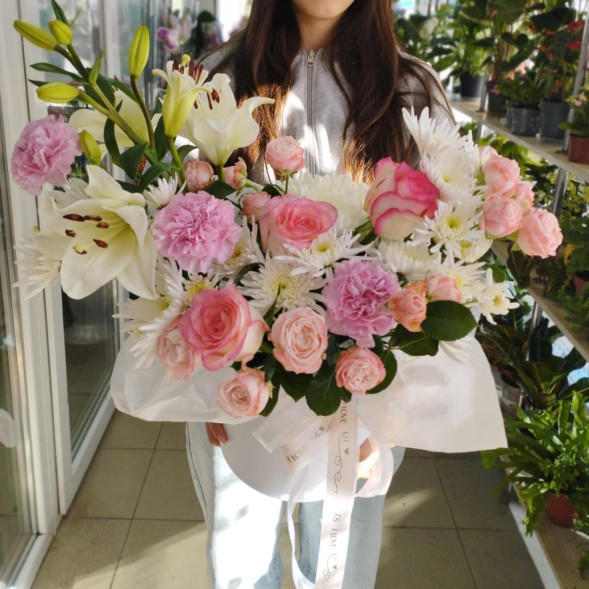 Композиция в коробке «Белый вальс»  в Феодосии