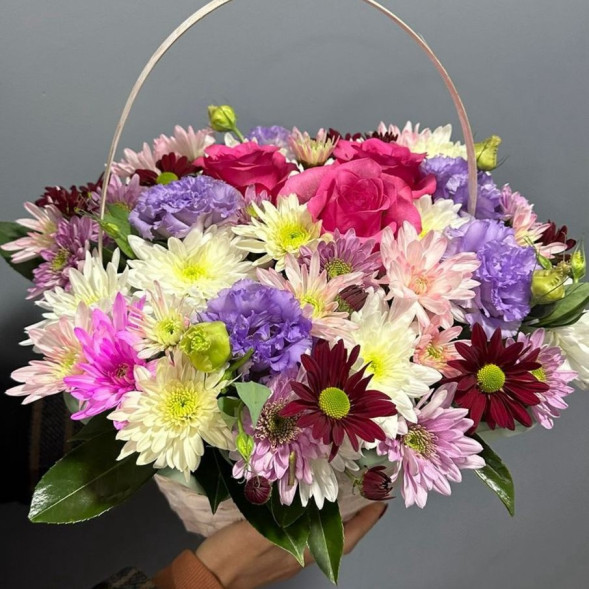Композиция в корзине «Палитра нежности» в Феодосии